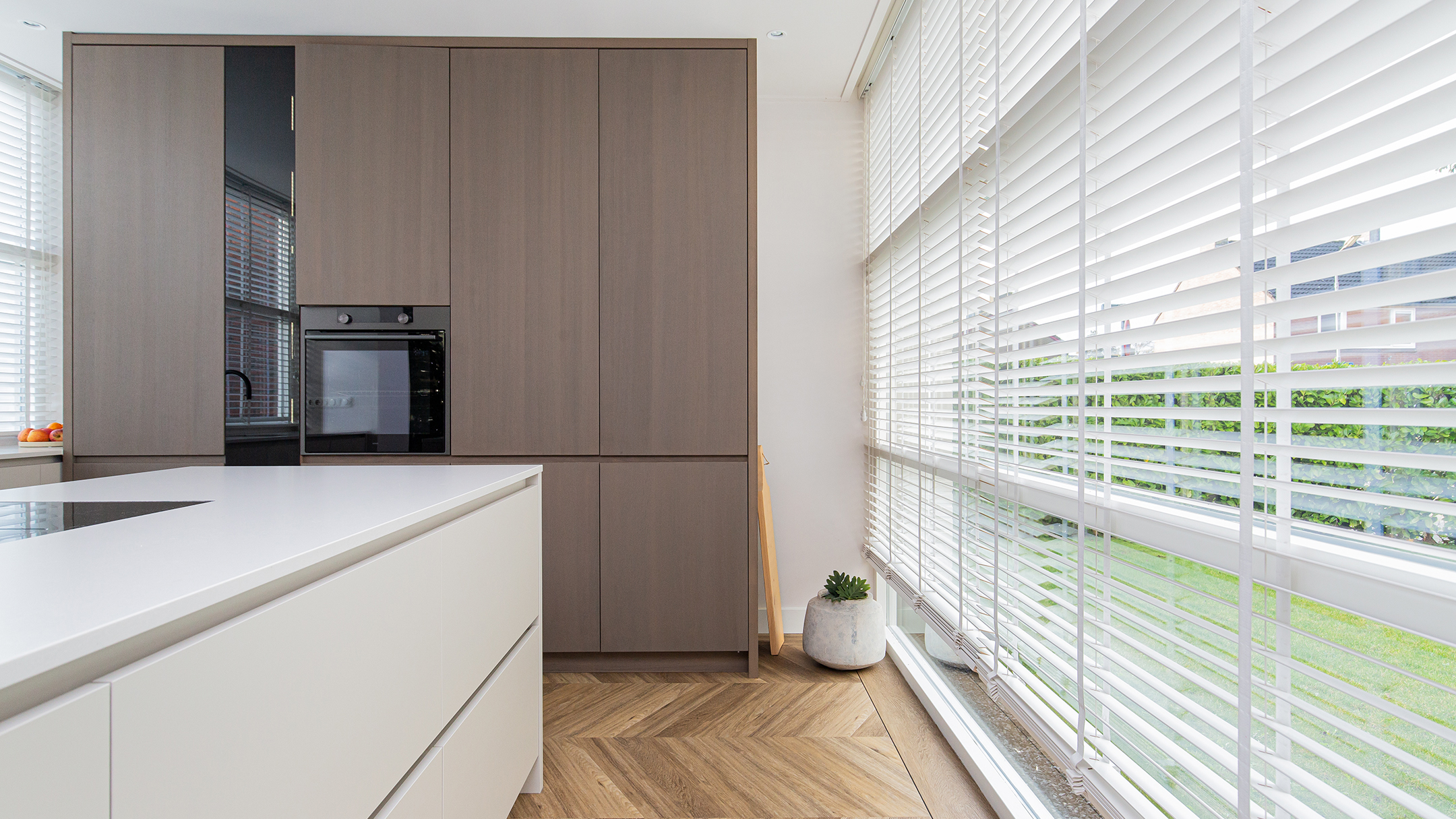 Lichte greeploze keuken