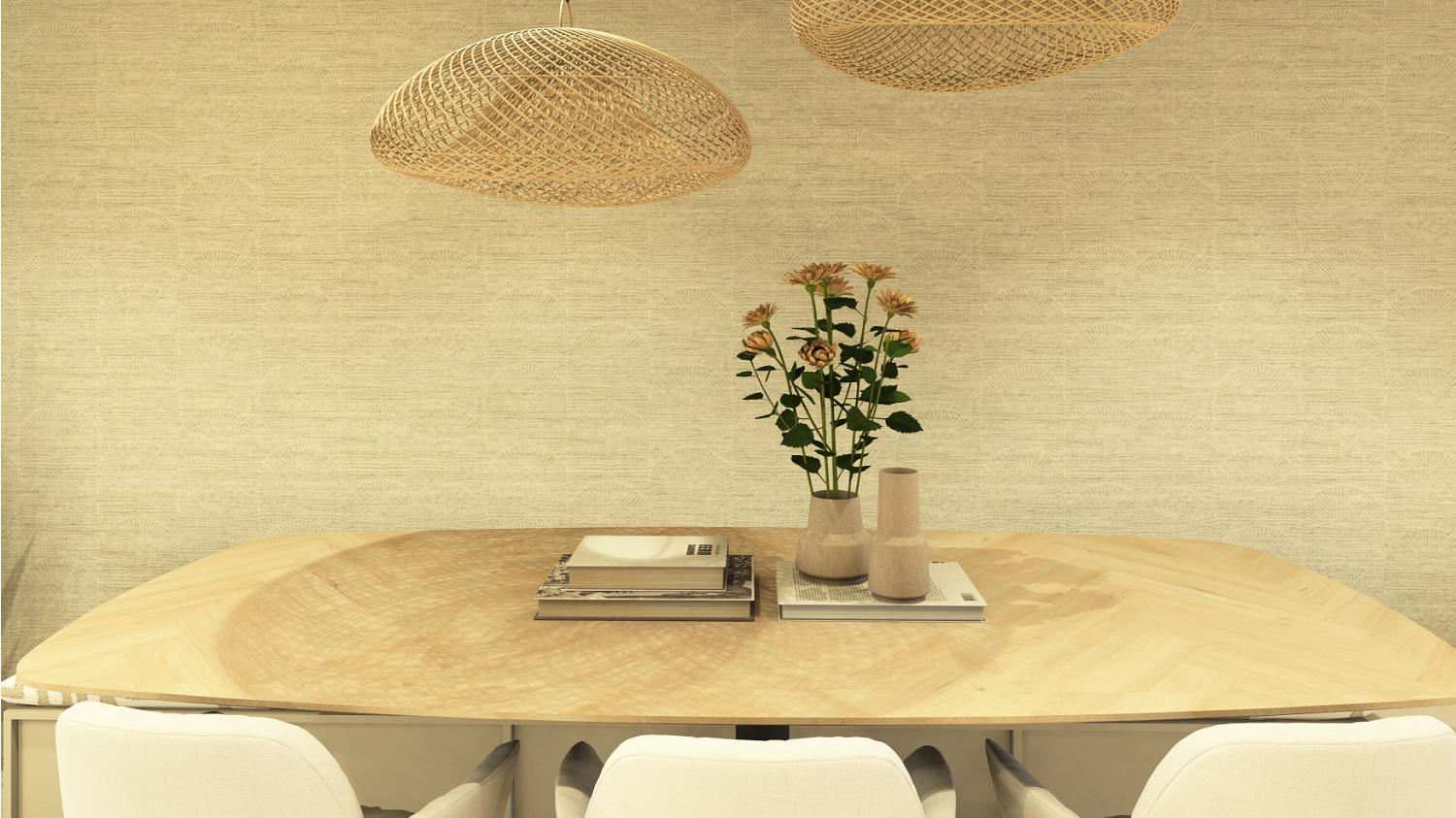 Houten tafel met drie beige stoelen en rotan lampen